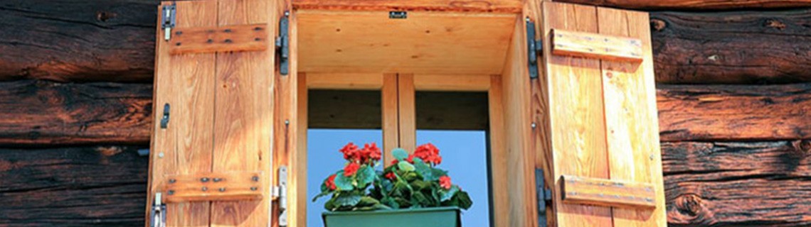 VOLETS-EN-BOIS